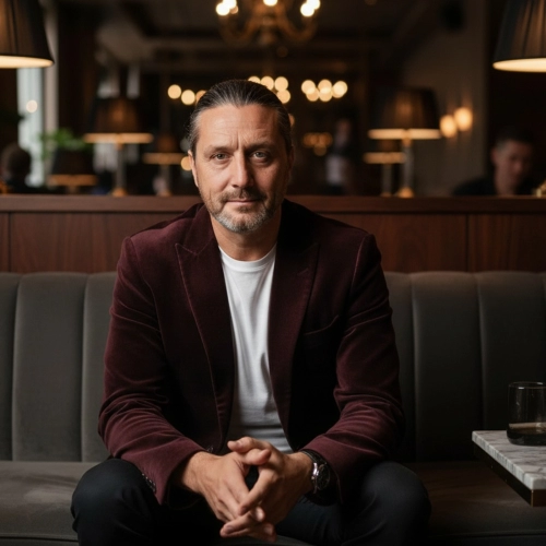 Oltre le note: Andrea Costa e la nuova frontiera del pop italiano nel mondo