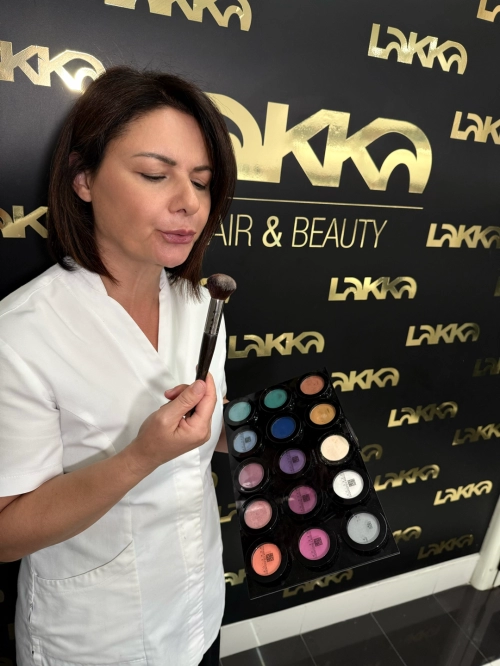 L’estate che resiste: i segreti di Carmen Giordano per un make-up impeccabile e una pelle che respira