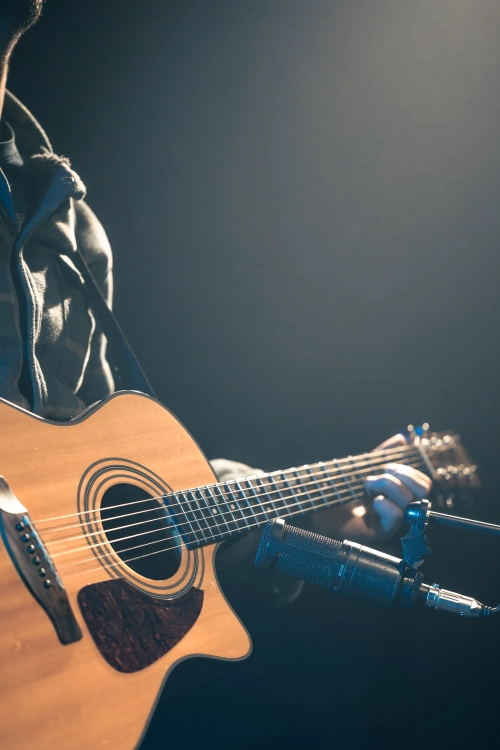 Andrea Costa: come ha trasformato sfide internazionali in successi e ha conquistato l’Est